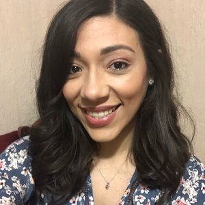 Meet your Posher, Ana